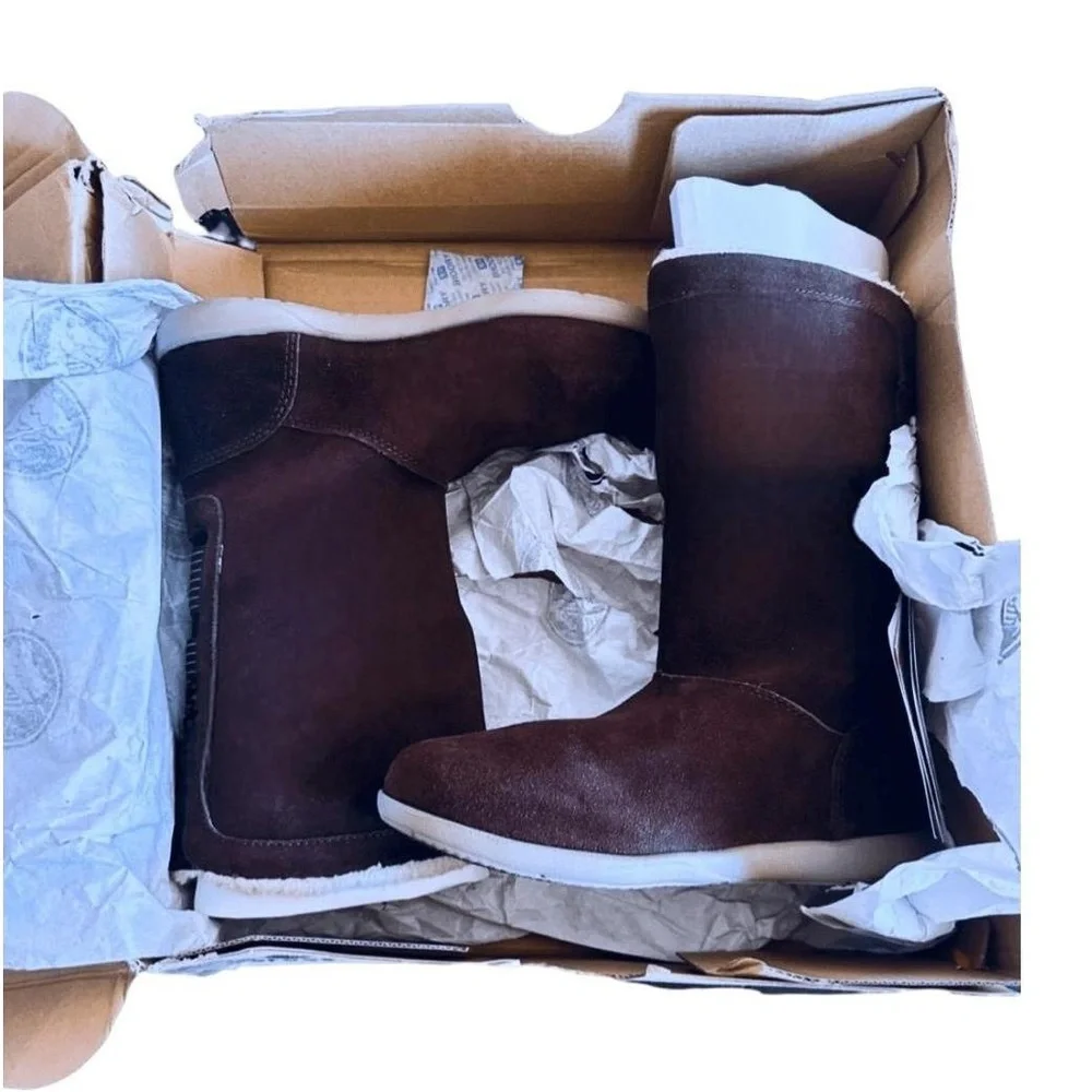 NWT Crocs‎ Womens Adela Foldover Fuzz Snow Boot Size 6 Mahogany Khaki Suede